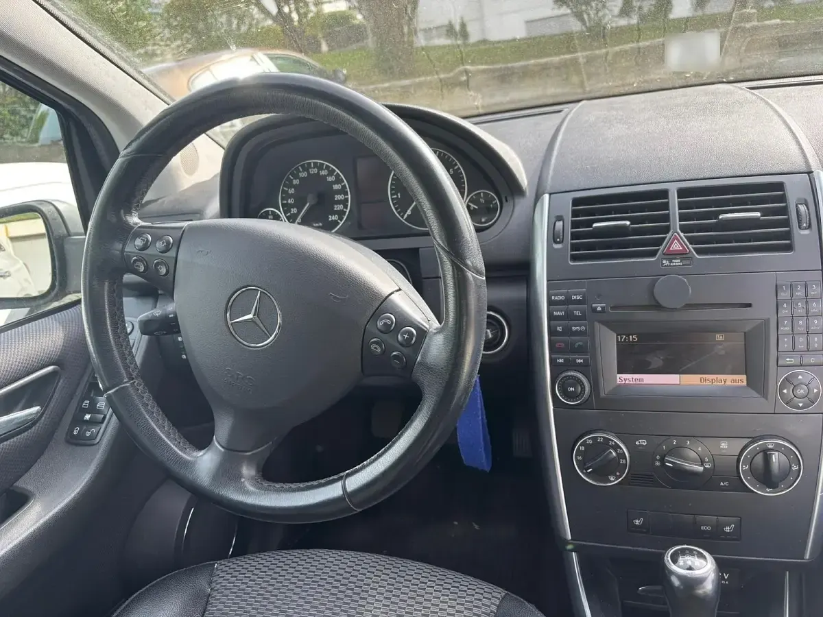 Gebraucht Mercedes A160 95 PS (69 kW) 2010 Grau Kleinwagen