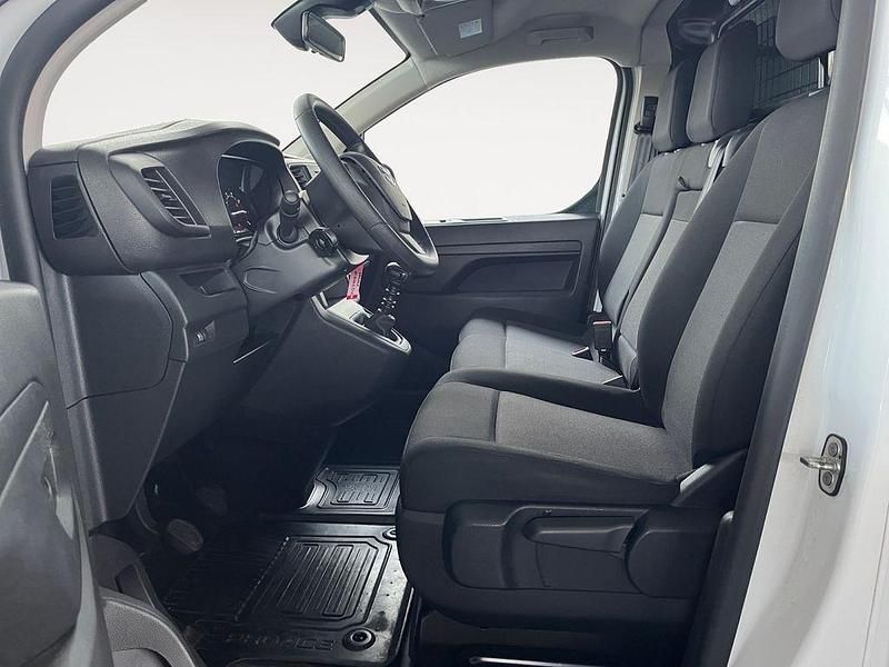 Gebraucht Toyota Proace 144 PS (105 kW) 2024 Weiß Van / Kleinbus