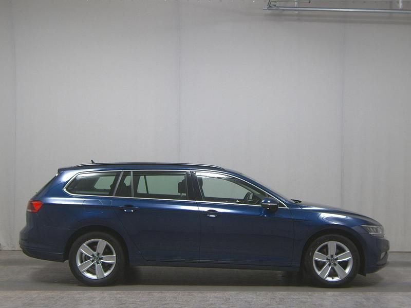 Blau Gebraucht 2020 VW Passat Business Kombi | 15.480 € (Superpreis) - Bild 1/4