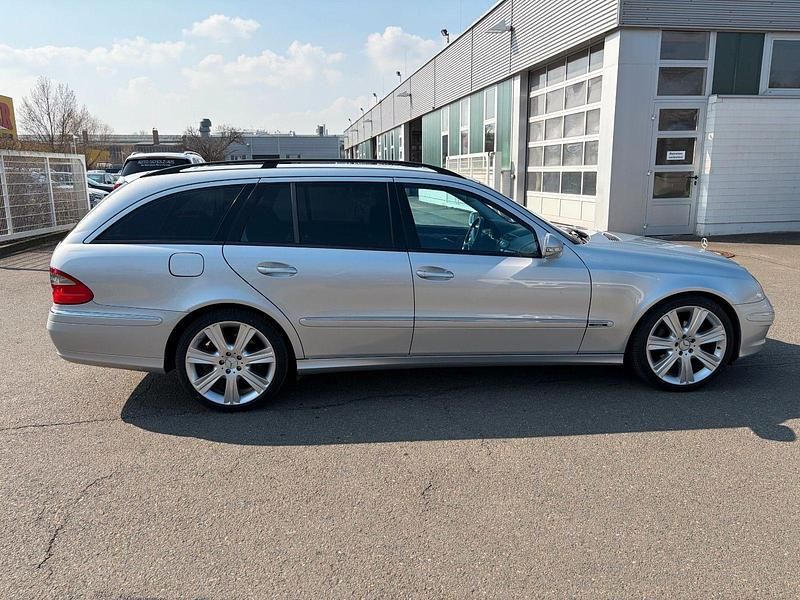 Gebraucht Mercedes E200 Avantgarde 136 PS (100 kW) 2009 Silber Kombi