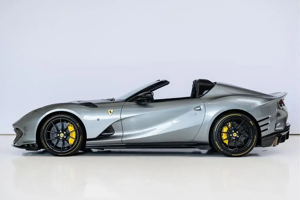 Gebraucht Ferrari 812 829 PS (609 kW) 2023 Grau Cabrio