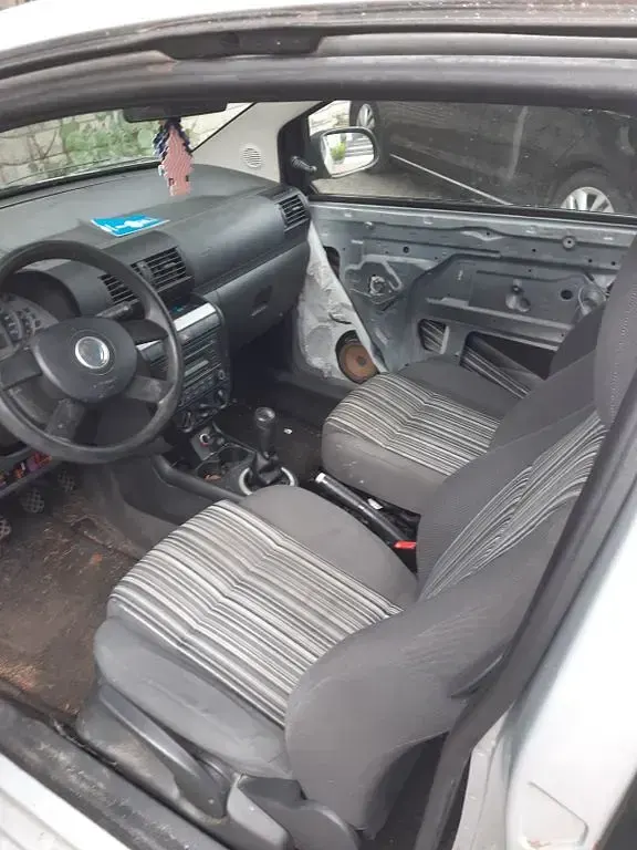 Gebraucht VW Fox 54 PS (39 kW) 2005 Silber Kleinwagen