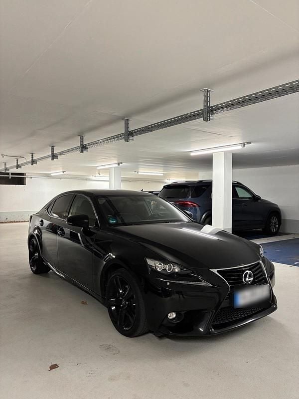 Gebraucht Lexus IS300h 223 PS (164 kW) 2017 Schwarz Limousine
