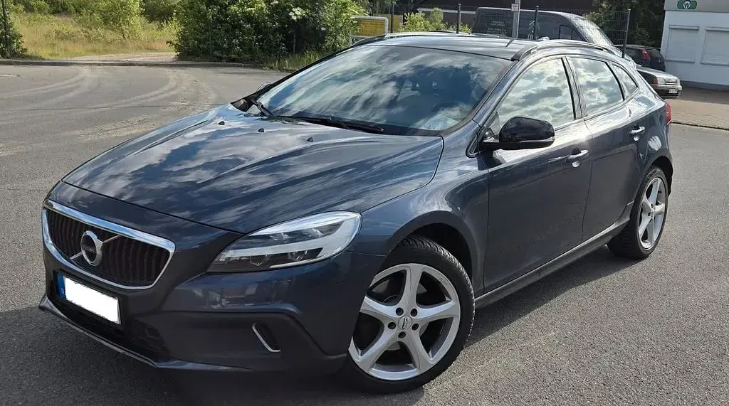 Gebraucht Volvo V40 CC Summum 150 PS (110 kW) 2016 Blau Kombi