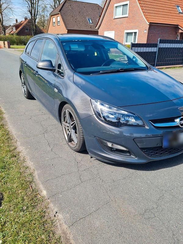 Gebraucht Opel Astra 136 PS (100 kW) 2015 Grau Kombi