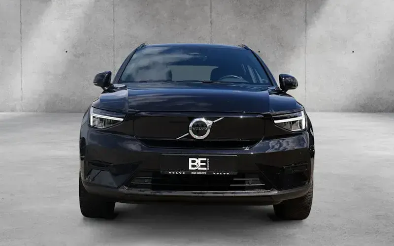 Usata Volvo EX40 Core 175 kW (238 CV) 2023 Nero SUV