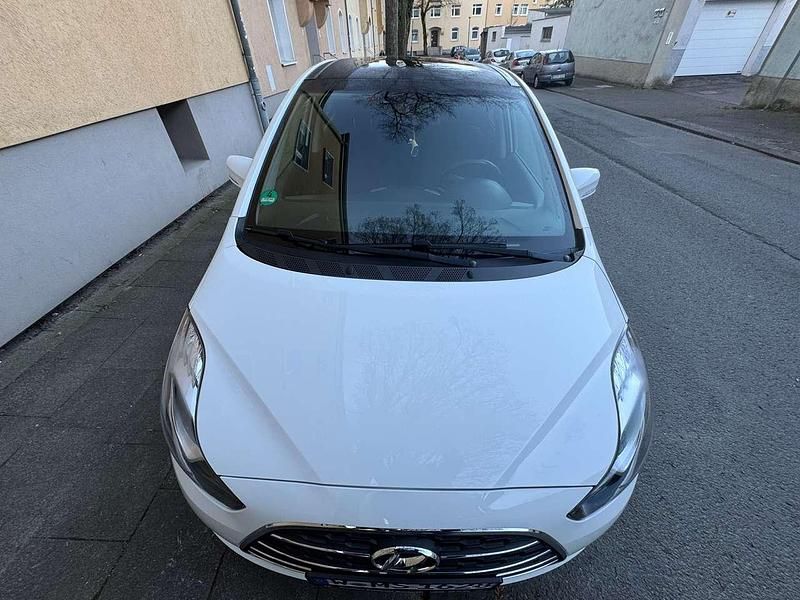 Gebraucht Hyundai ix20 Passion Plus 90 PS (66 kW) 2017 Weiß Kleinwagen