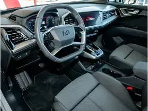 Gebraucht Audi Q4 e-tron 210 kW (286 PS) 2025 Weiß (gletscherweiß) SUV