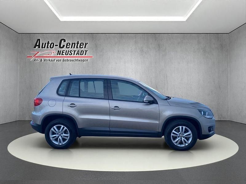 Gebraucht VW Tiguan Trendline 122 PS (89 kW) 2016 Beige SUV