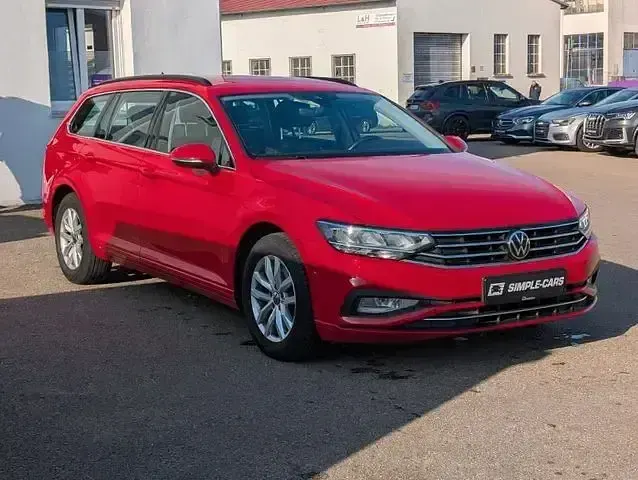Gebraucht VW Passat Business 122 PS (89 kW) 2022 Rot Kombi