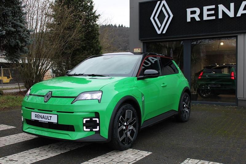 Neu Renault 5 E-Tech Komfort 77 kW (106 PS) 2026 Grün Limousine
