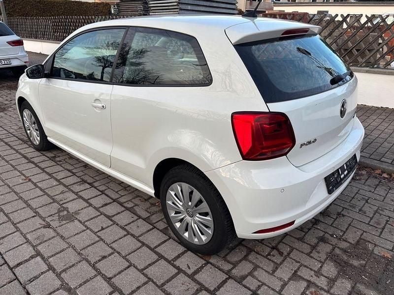 Gebraucht VW Polo LOUNGE 90 PS (66 kW) 2015 Weiß Kleinwagen