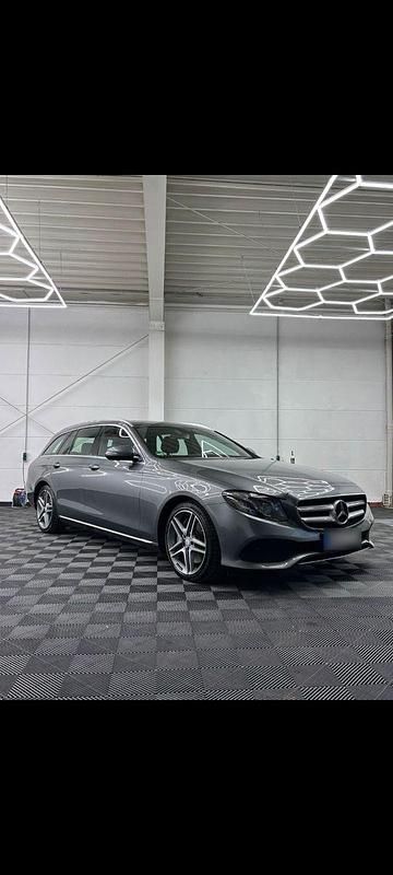 Gebraucht Mercedes E350 258 PS (189 kW) 2017 Grau Kombi