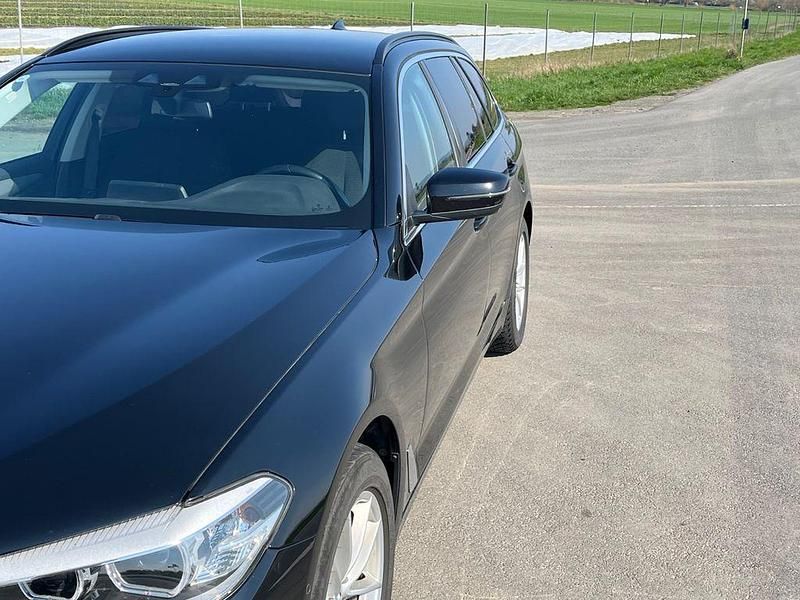 Second-hand BMW 520 190 CP (139 kW) 2018 Negru Berlinǎ