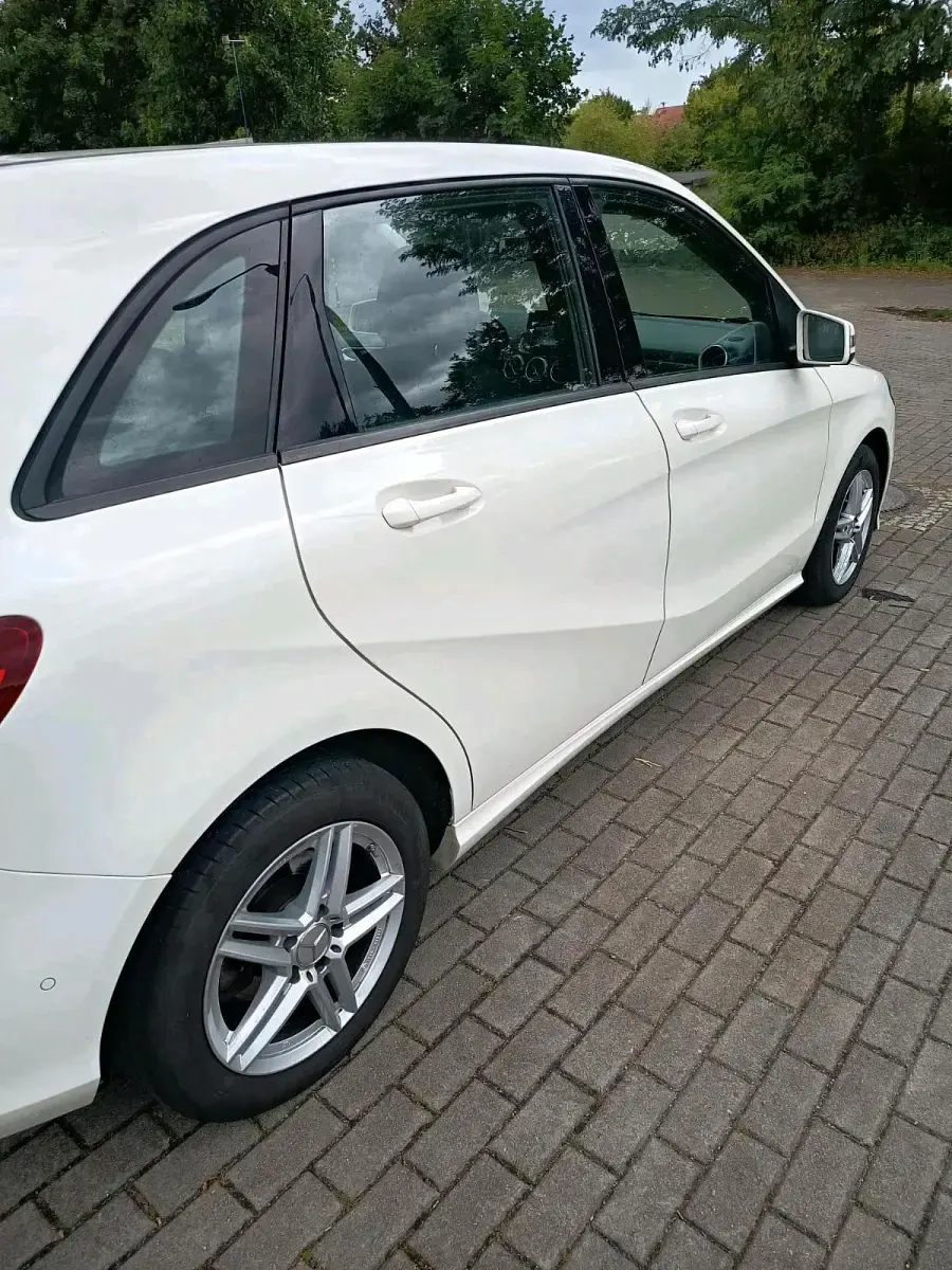 Gebraucht Mercedes C180 108 PS (79 kW) 2017 Weiß Limousine