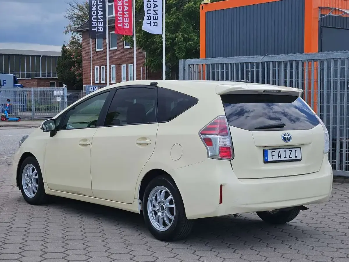 Gebraucht Toyota Prius+ 99 PS (72 kW) 2016 Weiß Van / Kleinbus