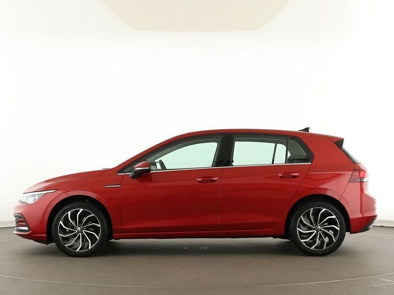 Gebraucht VW Golf VIII Style 131 PS (96 kW) 2021 Rot Limousine