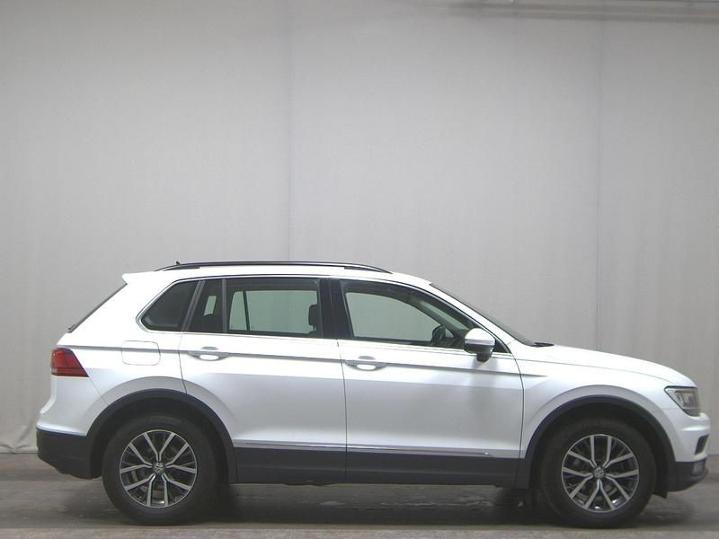 Weiss Gebraucht 2020 VW Tiguan Comfortline SUV | 17.280 € (Superpreis) - Bild 1/4