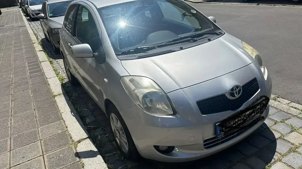 Gebraucht Toyota Yaris Cool 87 PS (63 kW) 2007 Silber Kleinwagen