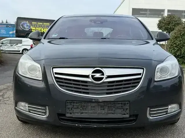 Usata Opel Insignia Innovation 194 CV (142 kW) 2012 Nero Berlina