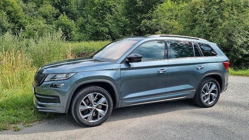 Grau Gebraucht 2019 Skoda Kodiaq SportLine SUV | 28.900 € (Superpreis) - Bild 1/4
