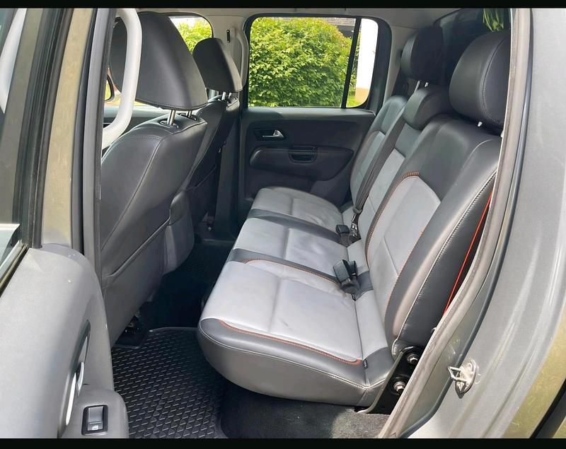 Gebraucht VW Amarok Canyon 180 PS (132 kW) 2015 Grau Pickup