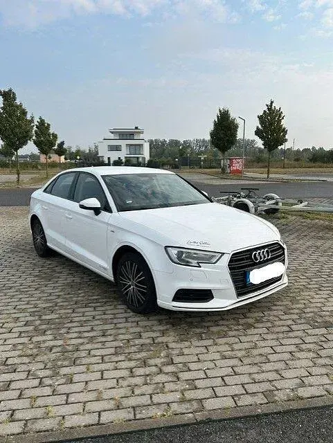 Gebraucht Audi A3 Design 150 PS (110 kW) 2017 Weiß Limousine