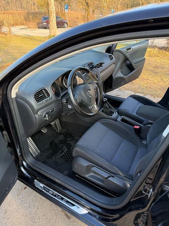 Gebraucht VW Golf VI Style 105 PS (77 kW) 2011 Schwarz Kleinwagen
