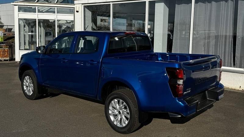 Neu Isuzu D-Max 163 PS (119 kW) 2026 Blau Pickup