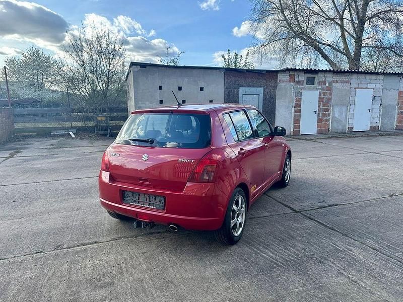 Gebraucht Suzuki Swift 92 PS (67 kW) 2007 Rot Kleinwagen