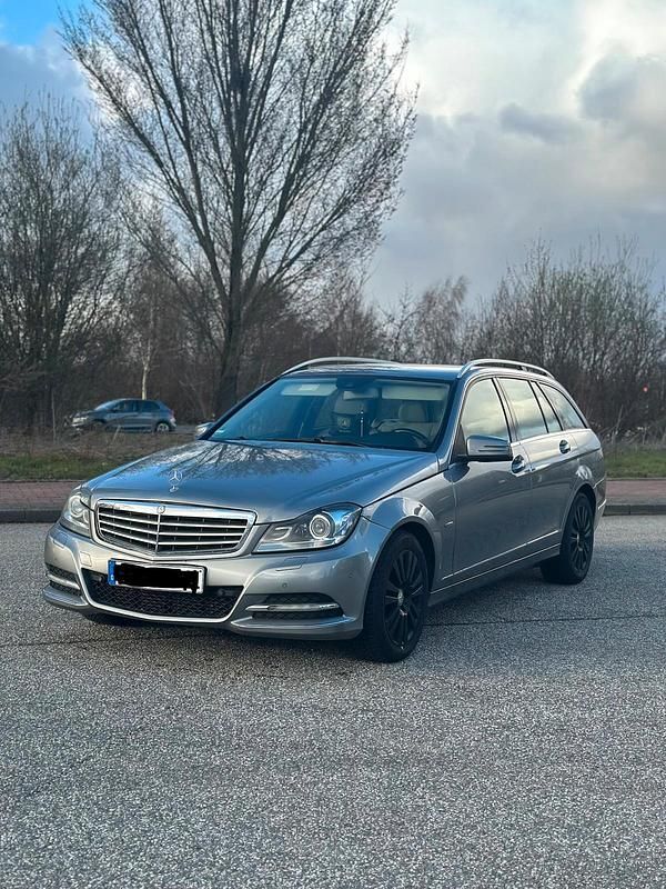 Gebraucht Mercedes C220 Elegance 170 PS (125 kW) 2012 Grau Kombi