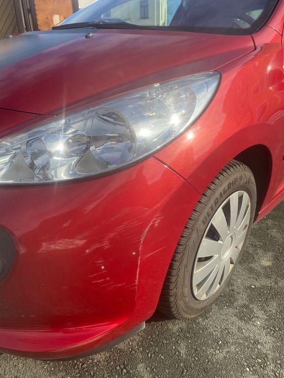 Gebraucht Peugeot 207 88 PS (64 kW) 2006 Rot Limousine