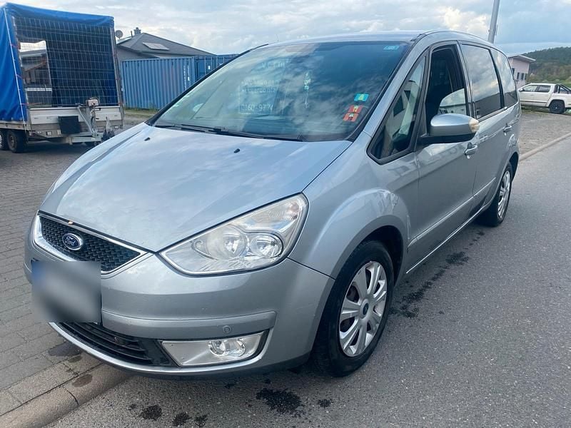 Second-hand Ford Galaxy 140 CP (102 kW) 2008 Argintiu Monovolum