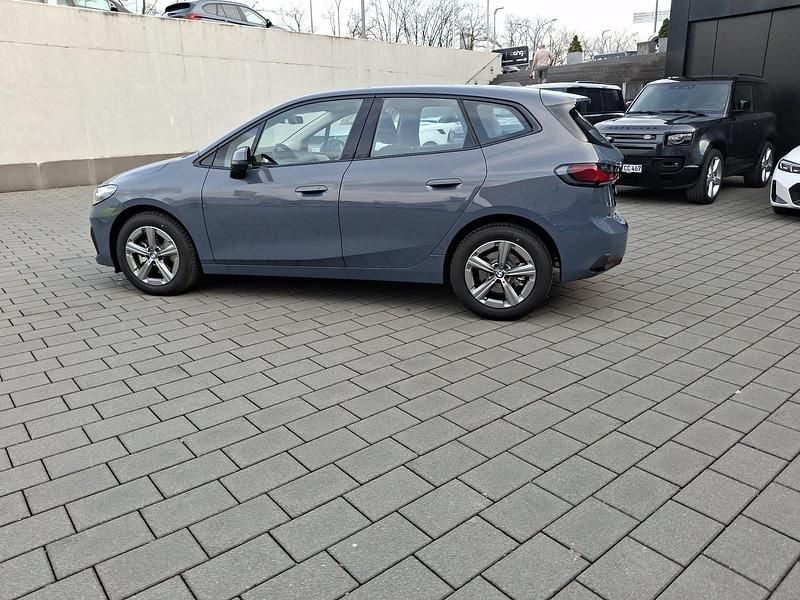 Gebraucht BMW 220 Active Tourer 156 PS (114 kW) 2025 Grau Van / Kleinbus