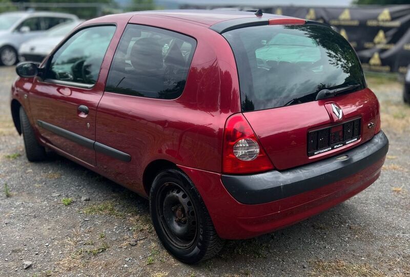 Gebraucht Renault Clio II Authentique 58 PS (42 kW) 2001 Rot Kleinwagen