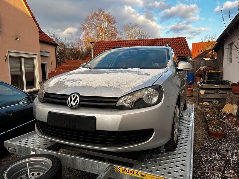 Silber Gebraucht 2010 VW Golf Kombi | 2.100 € - Bild 1/4