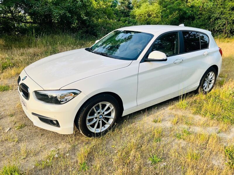 Weiß Gebraucht 2019 BMW 118 Advantage Kleinwagen | 13.800 € (Guter Preis) - Bild 1/4