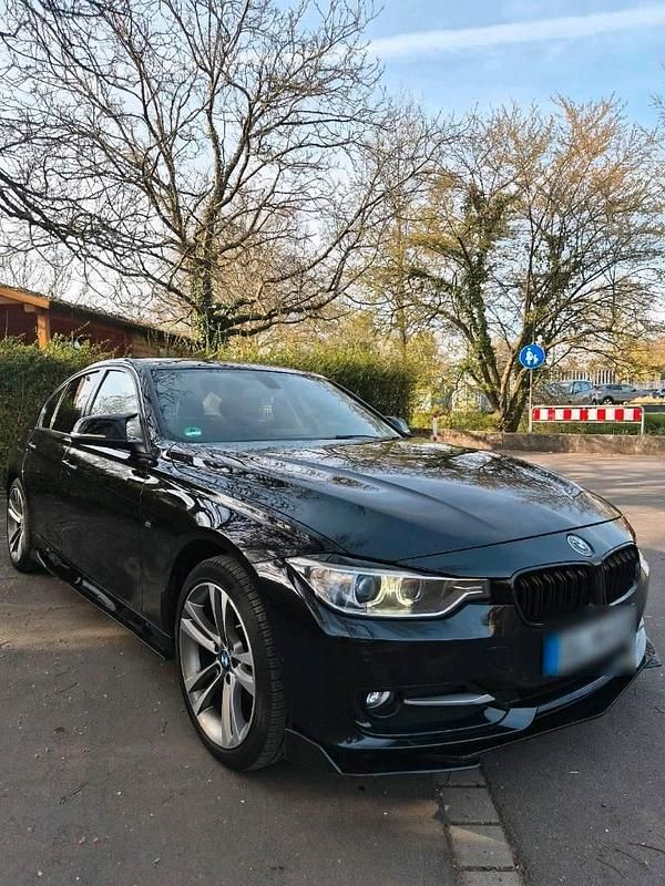 Gebraucht BMW 320 Sport Line 184 PS (135 kW) 2012 Schwarz Limousine