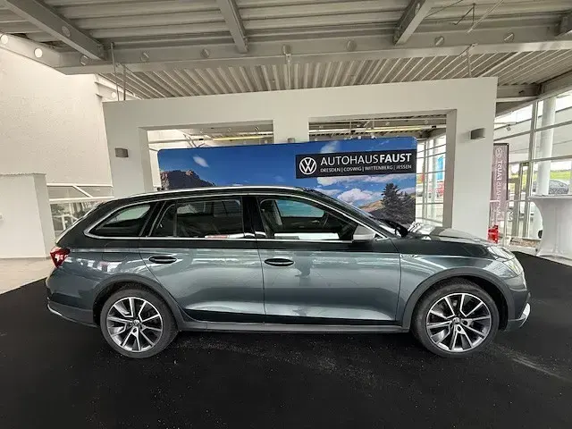Gebraucht Skoda Octavia 200 PS (147 kW) 2022 Grau metallic Kombi
