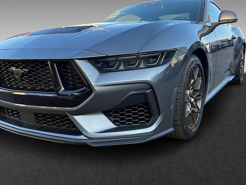 Neu Ford Mustang GT 446 PS (328 kW) 2026 Carbonized gray/asher gray Kleinwagen