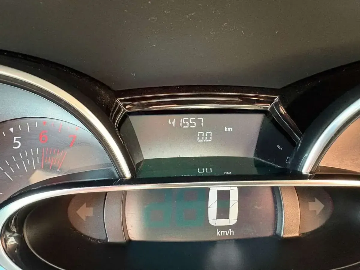 Gebraucht Renault Clio IV LIMITED 90 PS (66 kW) 2018 Silber Kleinwagen