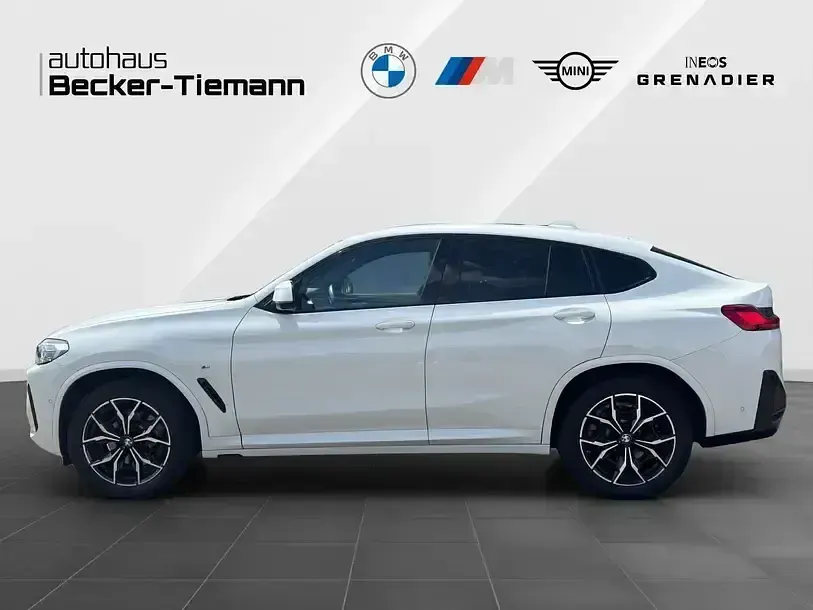Gebraucht BMW X4 M Sport 245 PS (180 kW) 2023 Alpinweiß uni SUV