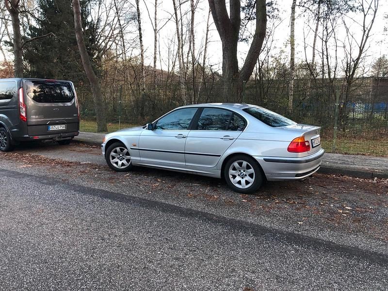 Gebraucht BMW 320 150 PS (110 kW) 2000 Limousine