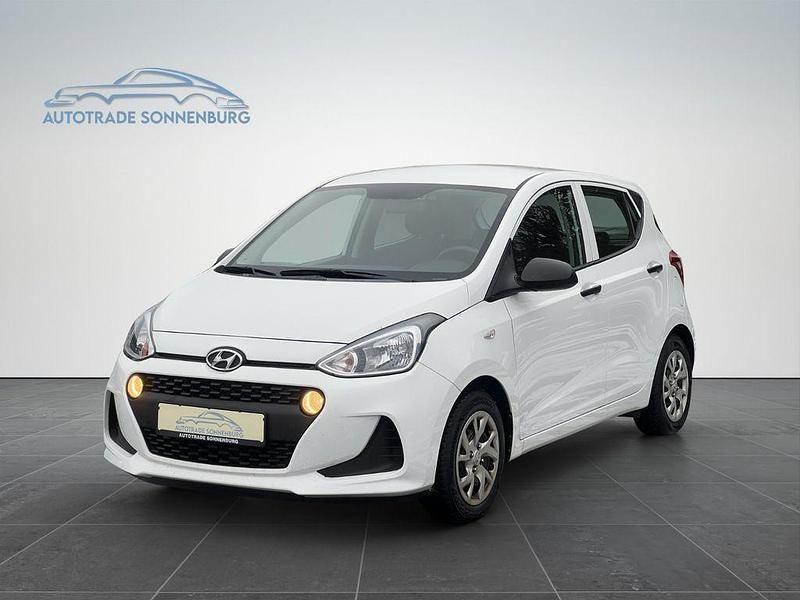 Gebraucht Hyundai i10 GO! 67 PS (49 kW) 2017 Weiß Kleinwagen