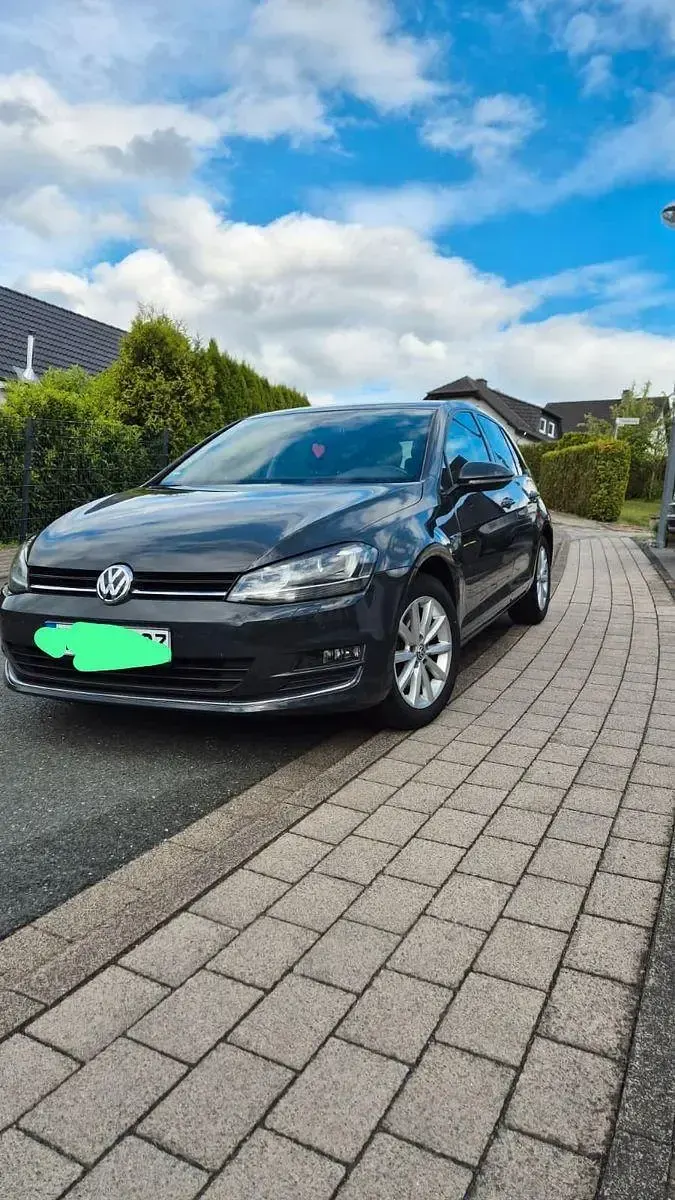 Gebraucht VW Golf VII LOUNGE 125 PS (91 kW) 2014 Grau Limousine