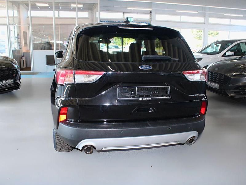 Gebraucht Ford Kuga Titanium 224 PS (164 kW) 2021 Schwarz SUV
