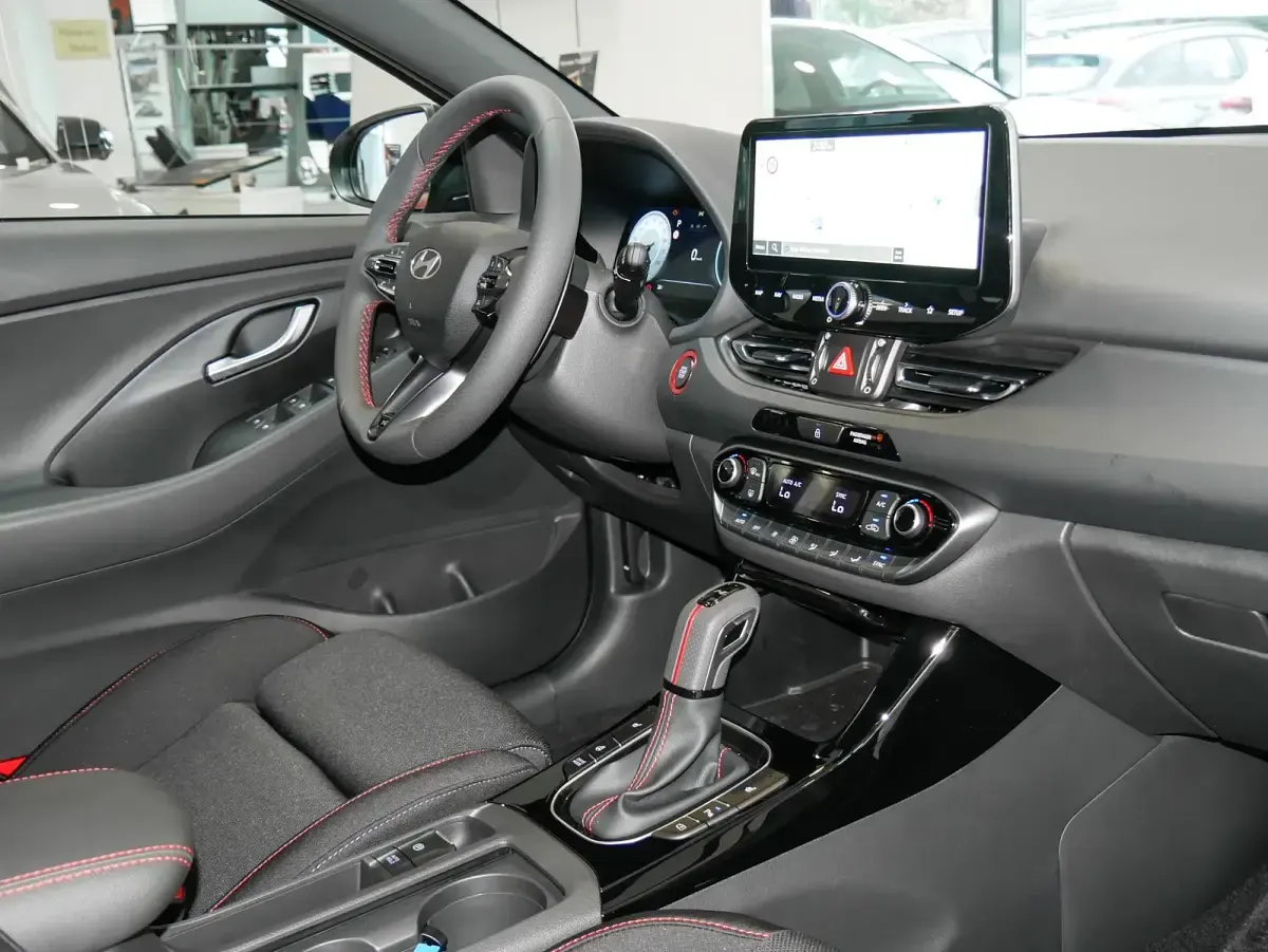 Neu Hyundai i30 N Line 150 PS (110 kW) 2026 Abyss black / mic Kombi