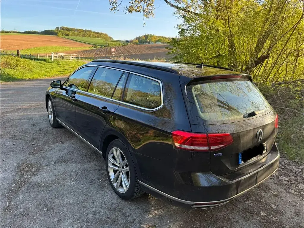 Second-hand VW Passat GTE 218 CP (160 kW) 2017 Negru Break