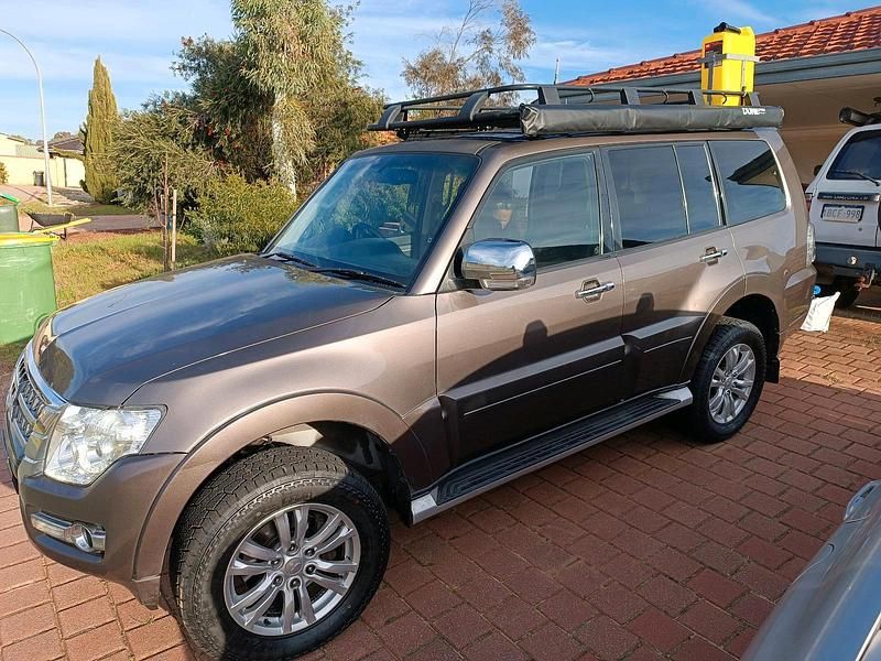 Gebraucht 2016 Mitsubishi Pajero SUV | 8.990 € - Bild 1/4