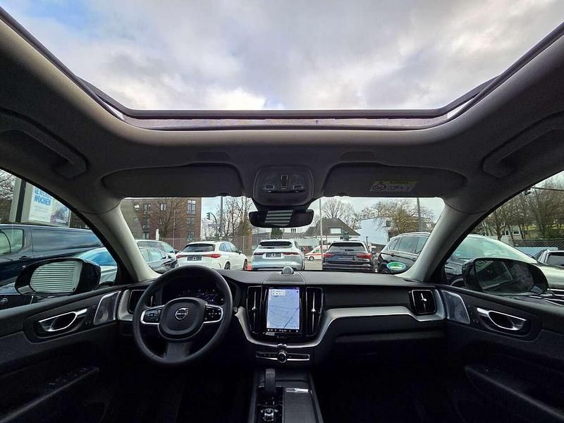 Gebraucht Volvo XC60 Ultimate 250 PS (183 kW) 2022 Onyx black metallic SUV